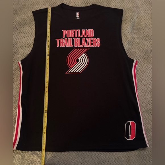 NBA Trailblazers Damien Lillard Souvenir Black Jersey with Logo - Picture 5 of 6